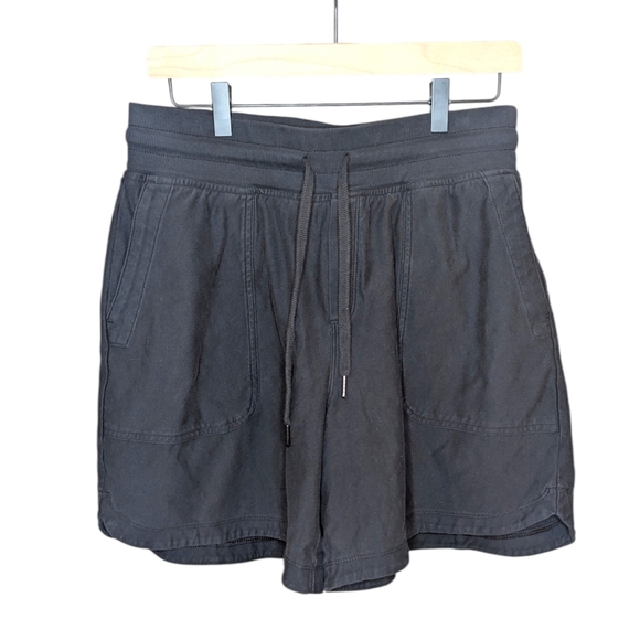 Athleta Farallon Midi Shorts Women’s M Charcoal Black Cotton Casual Pockets - Picture 2 of 14